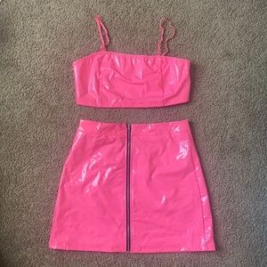 Pretty in pink matching set 💕 leather crop top & skirt with black zipper